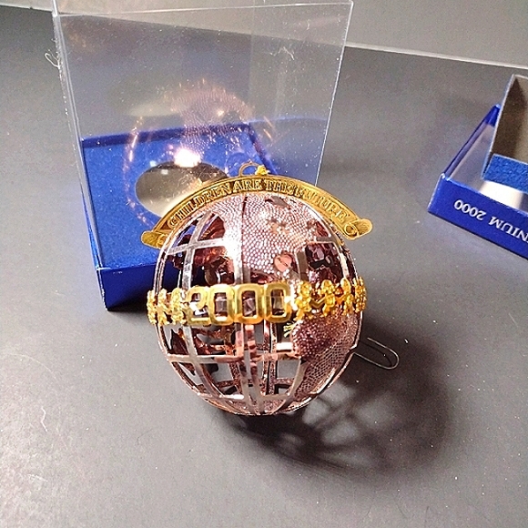 2000 Wallace Silversmiths Millennium Christmas Ornament Children Are The Future - Picture 4 of 8